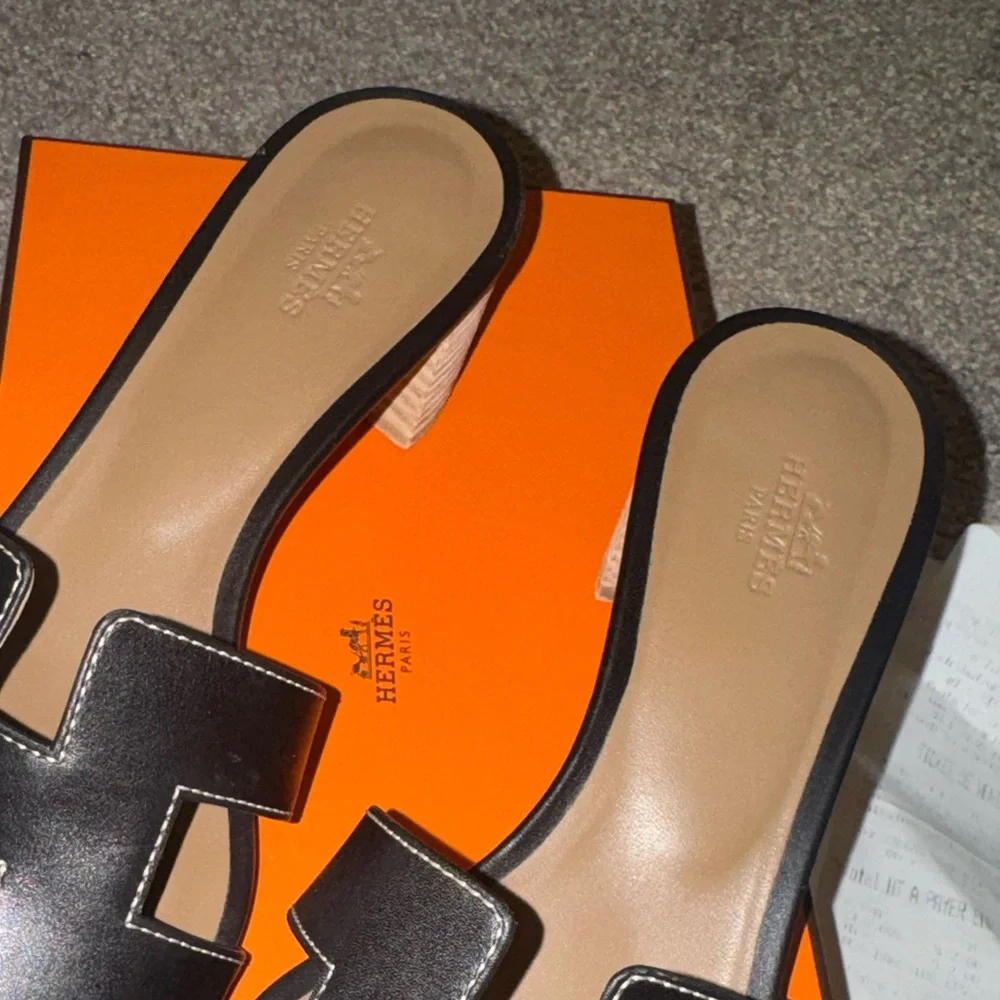 Hermes Oasis Heels - Picture 2 of 4